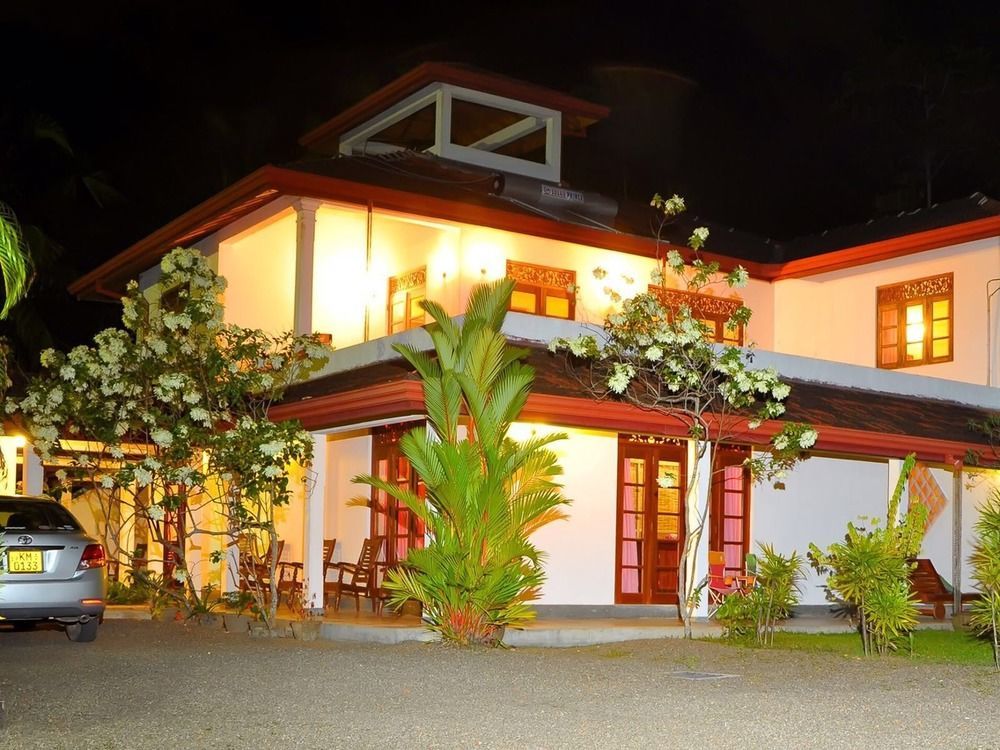 Sakura Villa Bentota Buitenkant foto