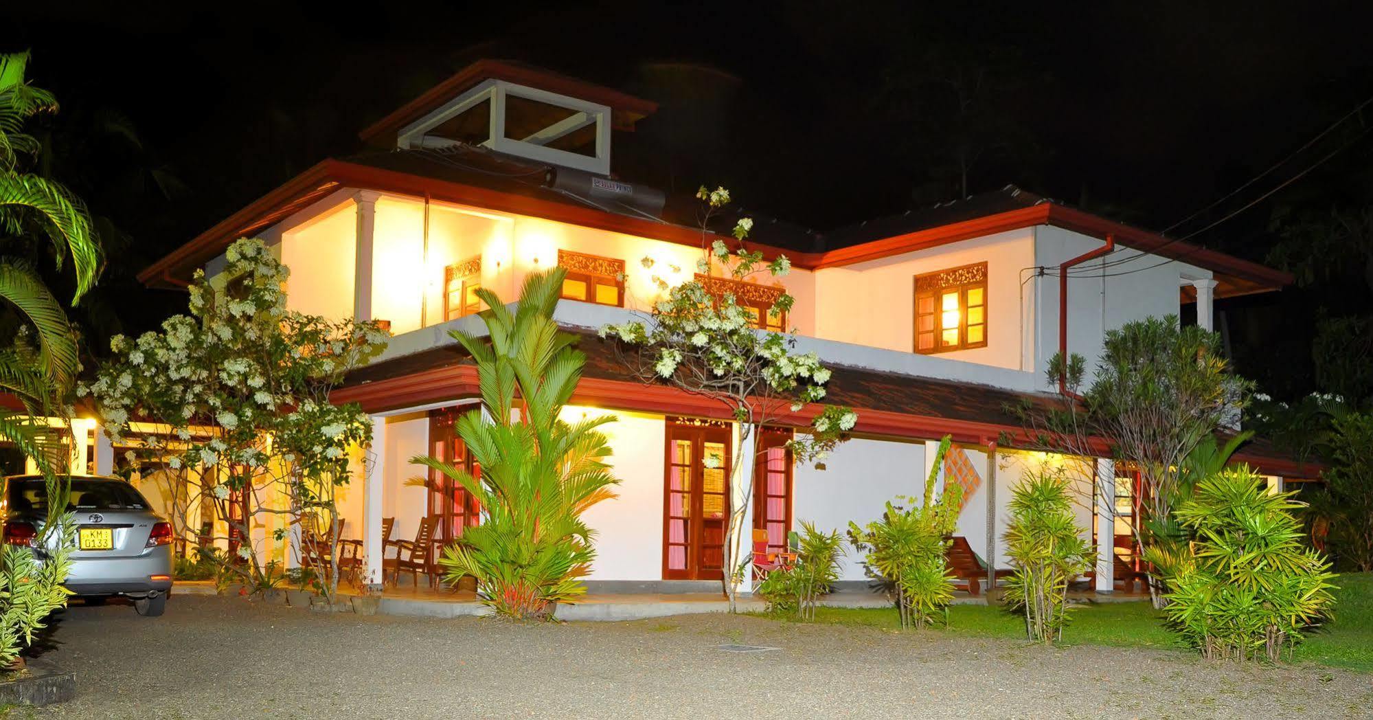 Sakura Villa Bentota Buitenkant foto