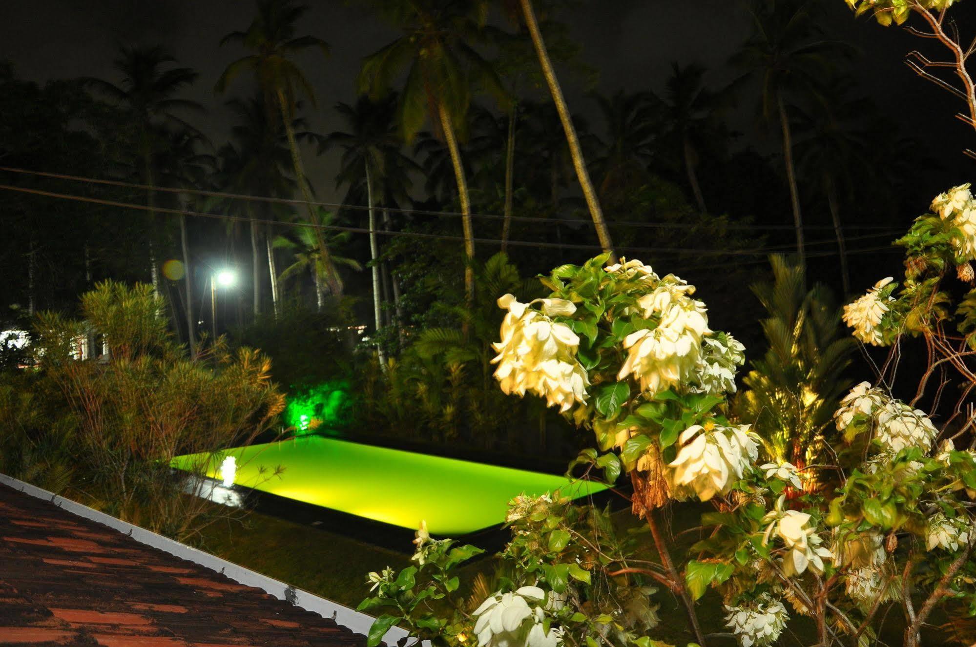 Sakura Villa Bentota Buitenkant foto