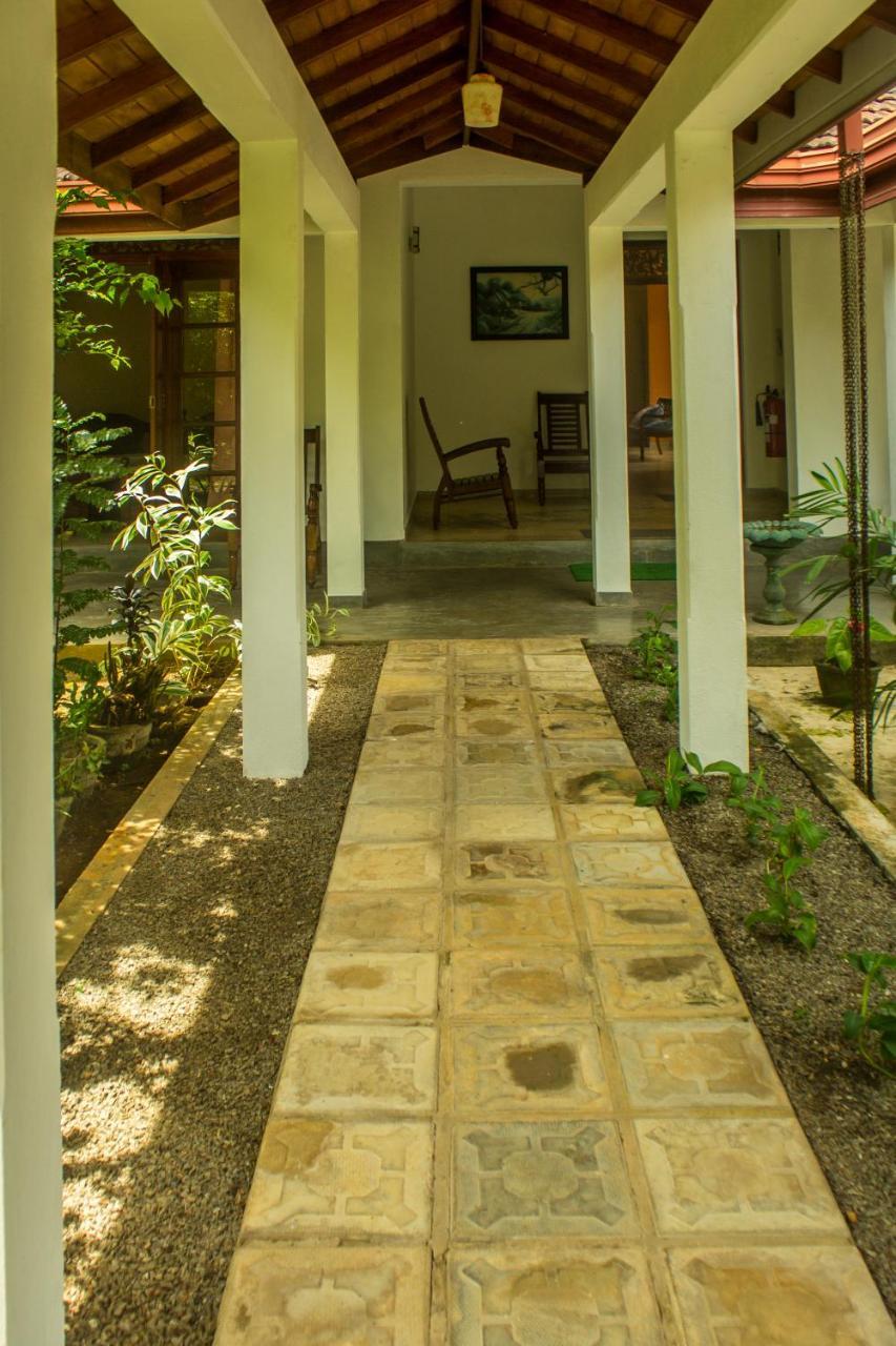 Sakura Villa Bentota Buitenkant foto