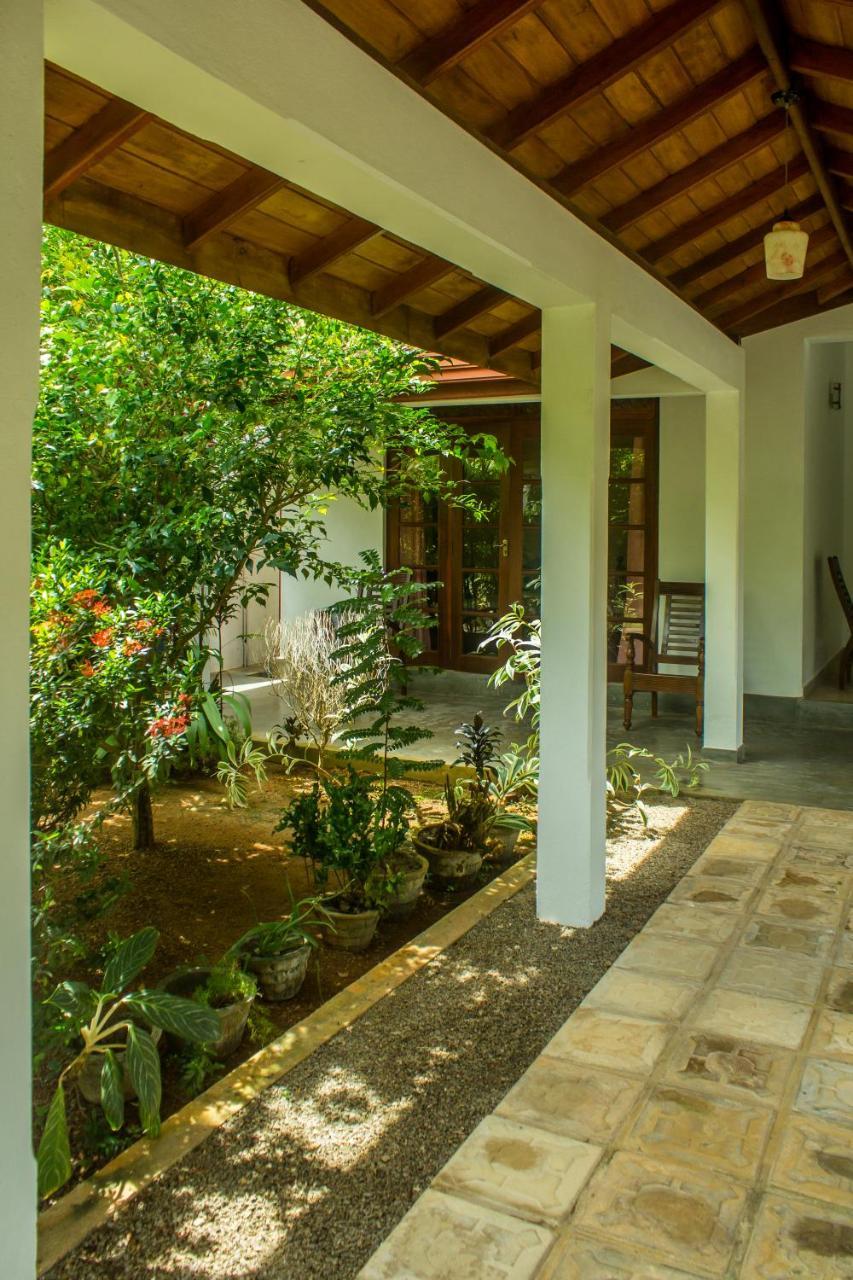 Sakura Villa Bentota Buitenkant foto